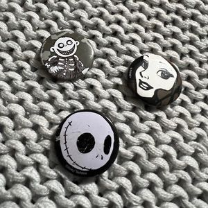 Disney pin pack - black and white